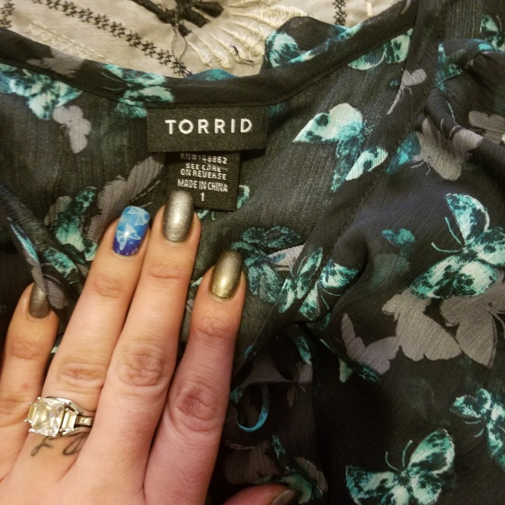 Torrid top - Picture 2 of 3